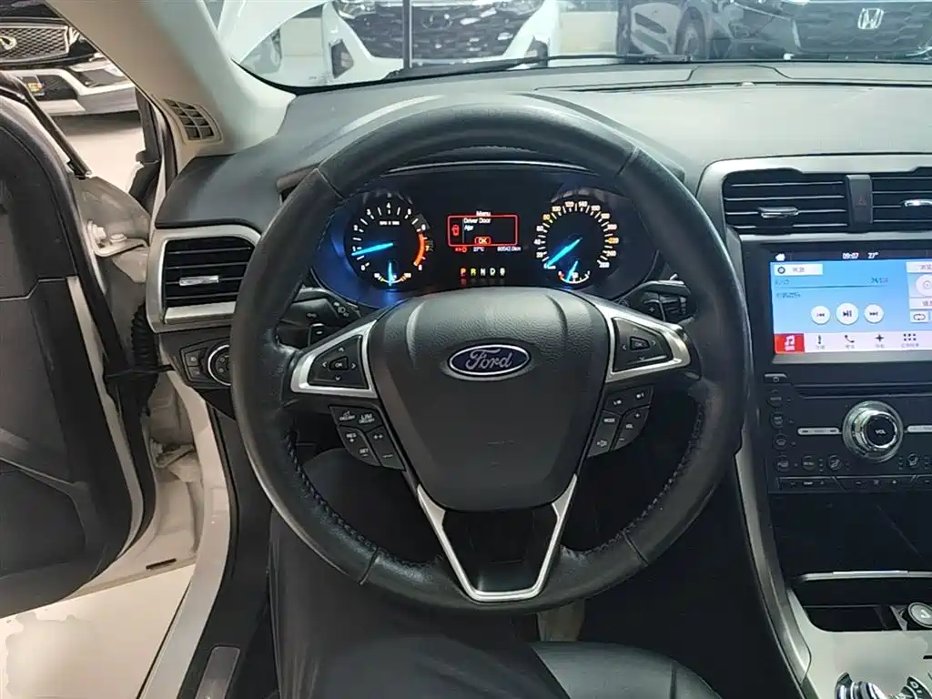Ford Mondeo 2017 — фото 11