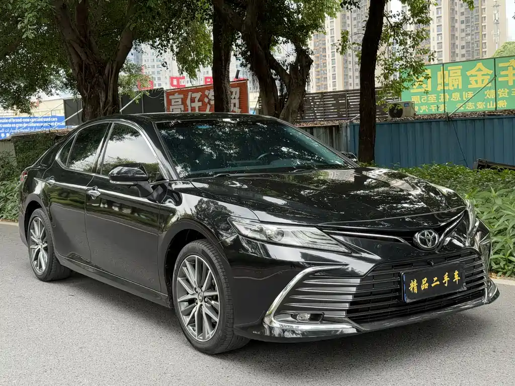 Toyota Camry 2022 — фото 3