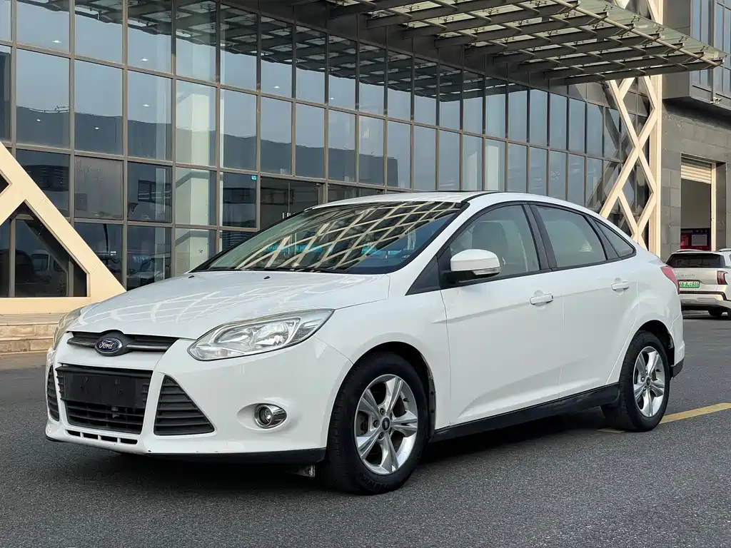 Ford Focus 2015 — фото 1