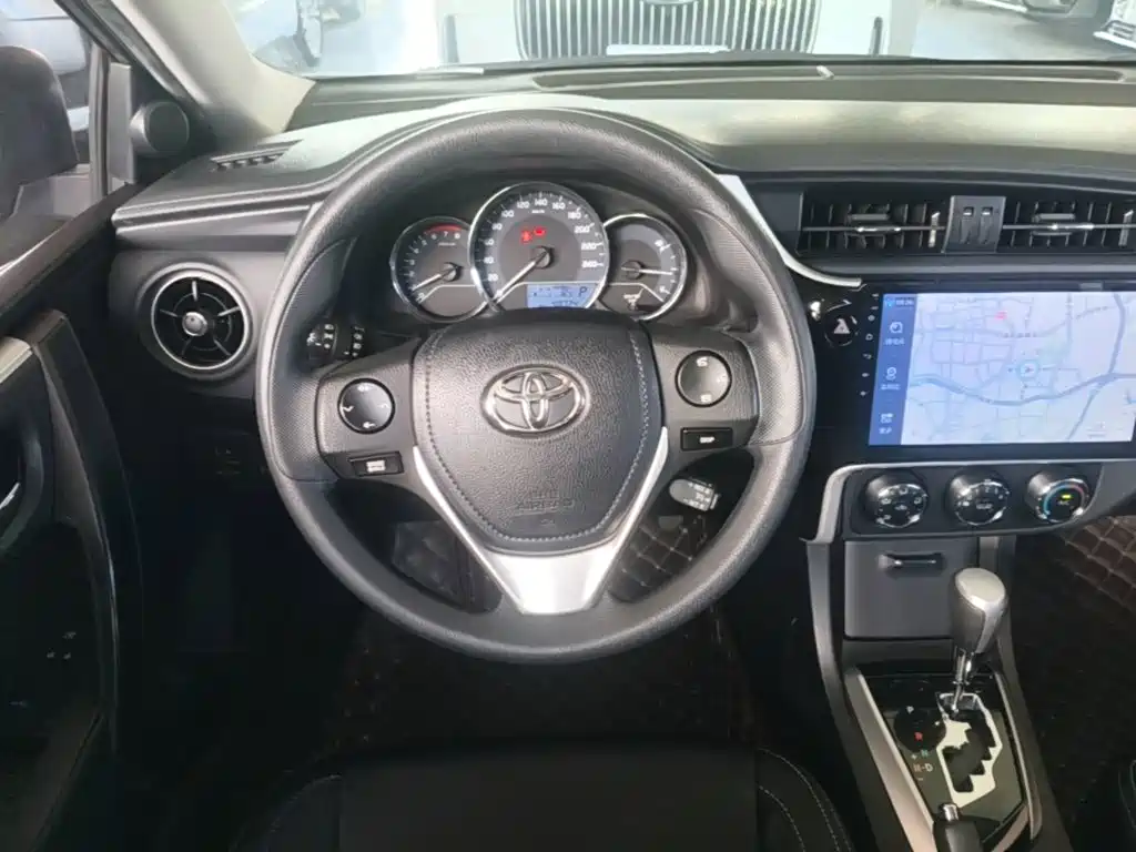 Toyota Corolla 2018 — фото 11