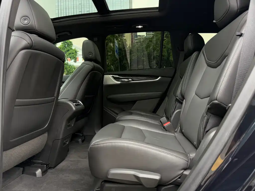 Cadillac XT6 2022 — фото 11