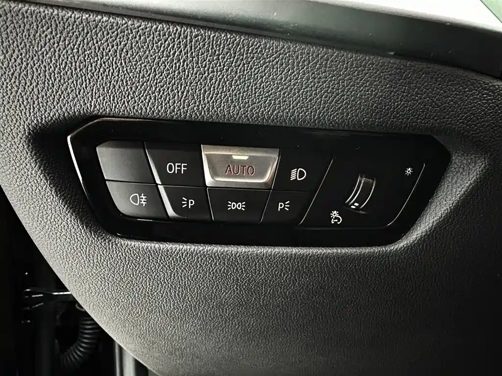 BMW 3 Series 2023 — фото 18
