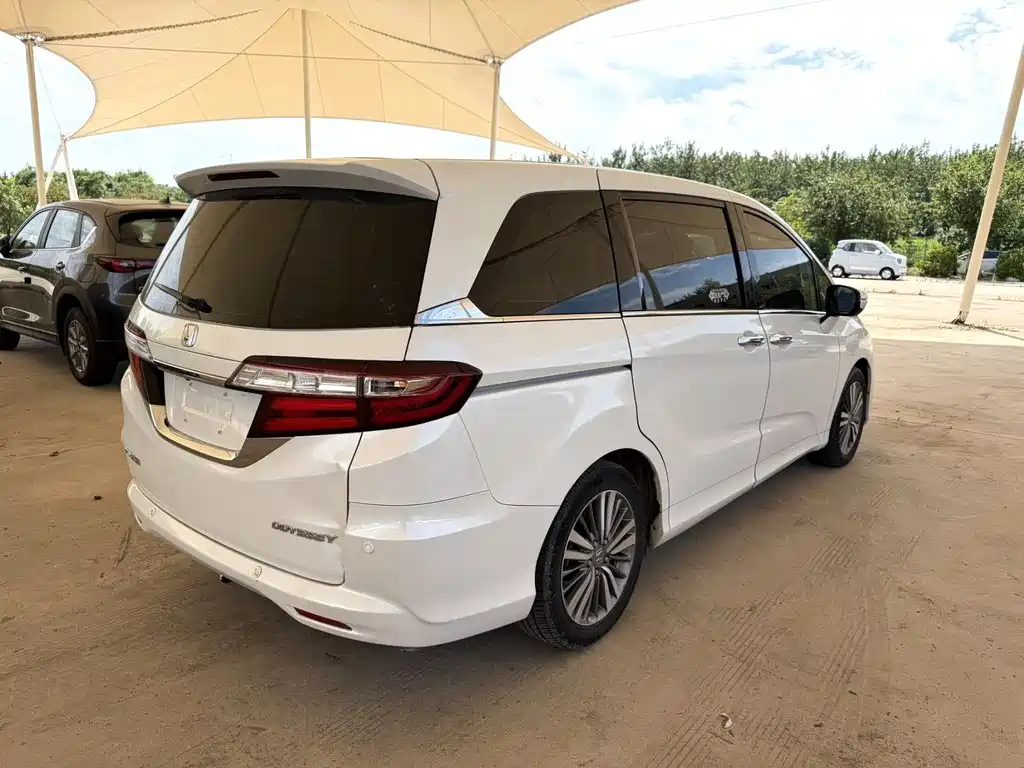 Honda Odyssey 2020 — фото 9