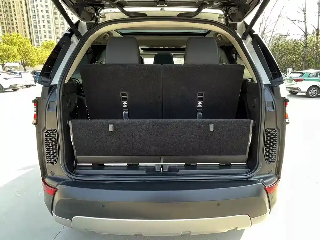 Land Rover Discovery 2019 — фото 18