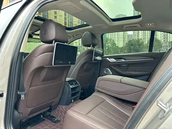 BMW 5 Series 2022