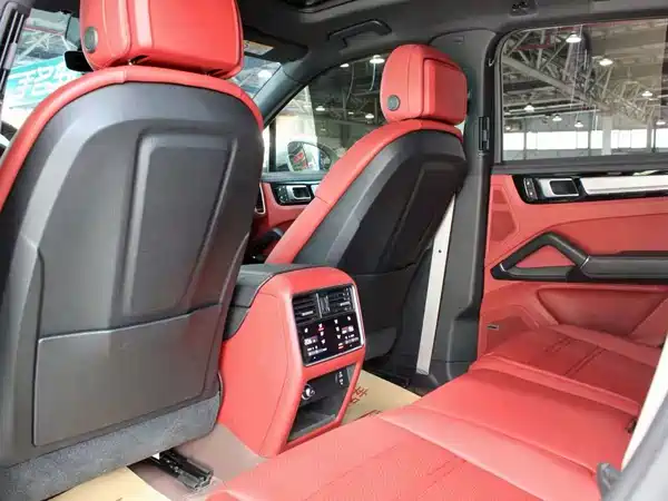 Porsche Cayenne 2023