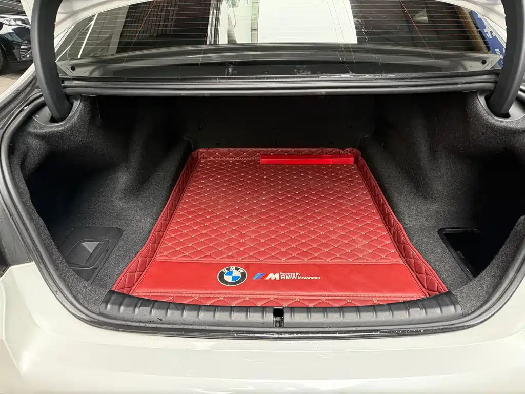 BMW 5 Series 2021 — фото 17