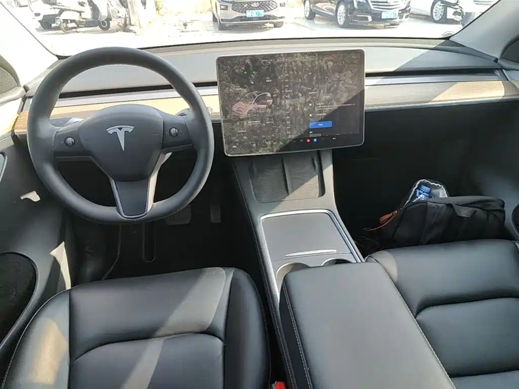 Tesla Model Y 2023 — фото 10