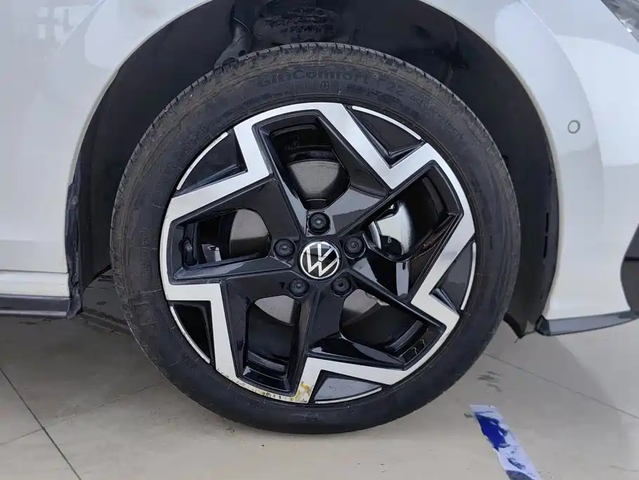 Volkswagen Golf 2025