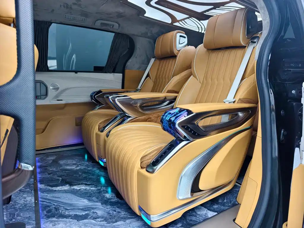 Toyota Sienna 2023 — фото 19