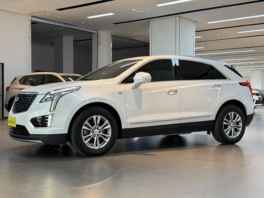 Cadillac XT5 2020 — фото 1