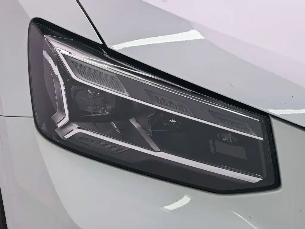 Audi Q2L 2022 — фото 14