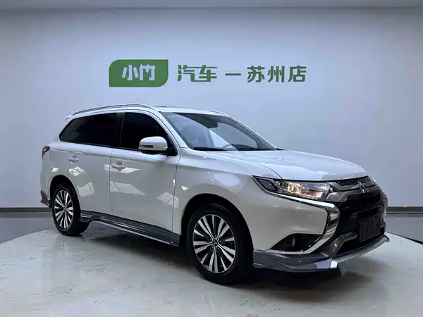 Mitsubishi Outlander 2023