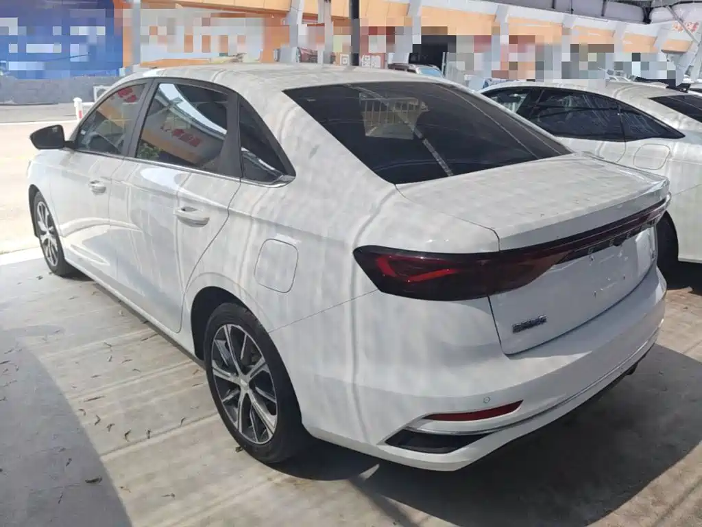 Geely Emgrand 2023