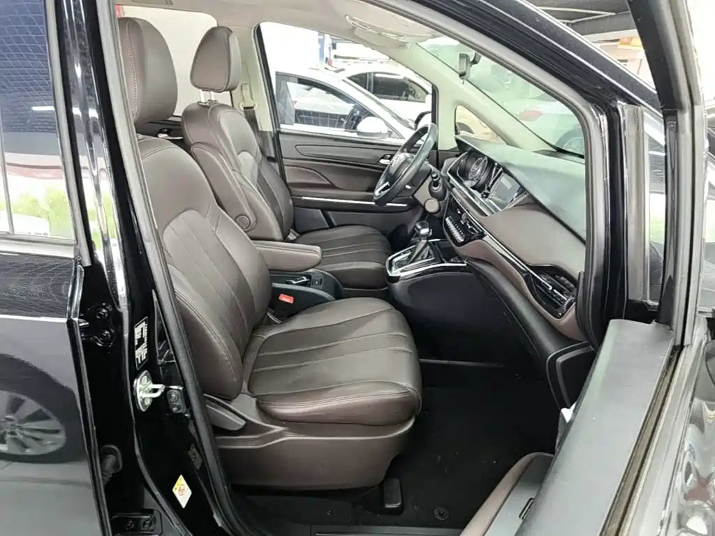 GAC Trumpchi M6 2020 — фото 25