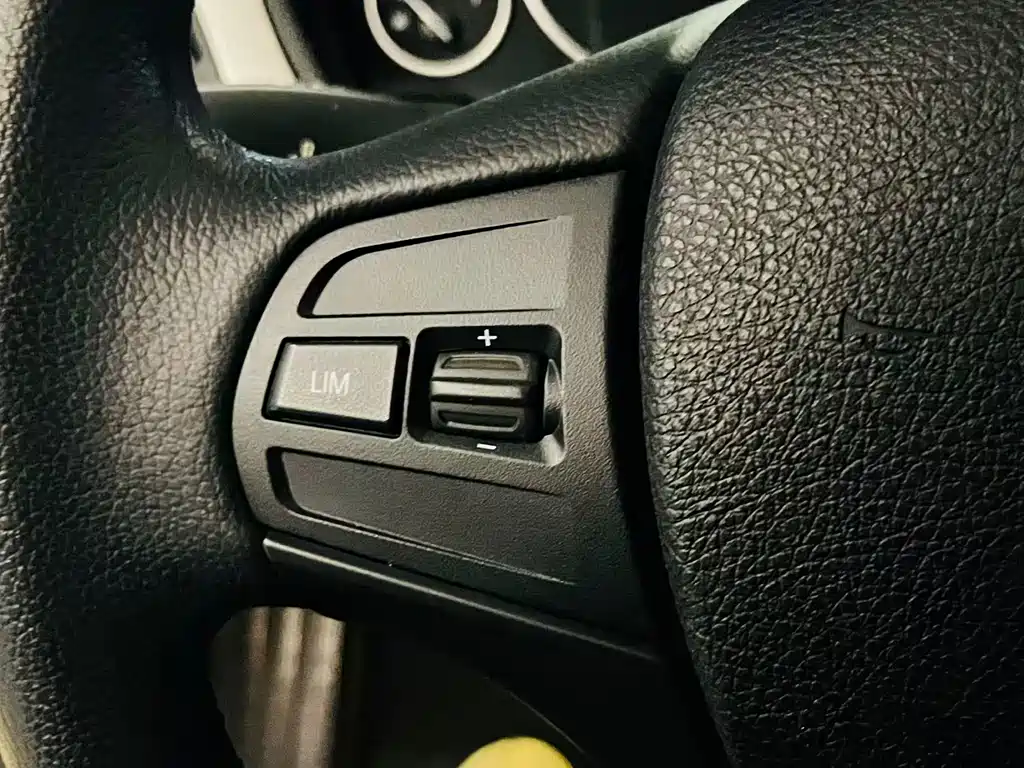 BMW 3 Series 2015 — фото 17