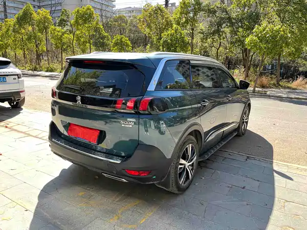 Peugeot 5008 2017
