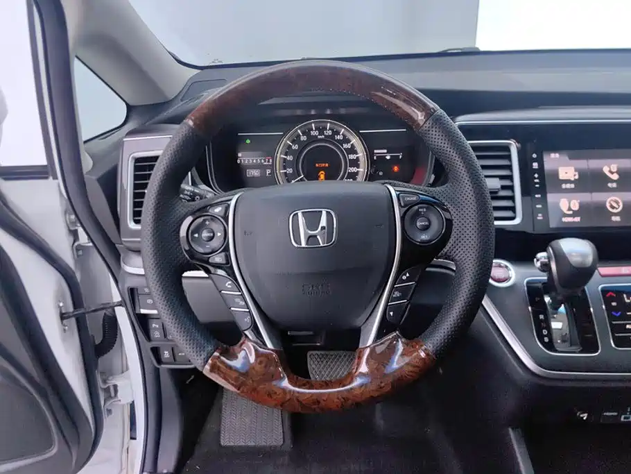 Honda Elysion 2018 — фото 15