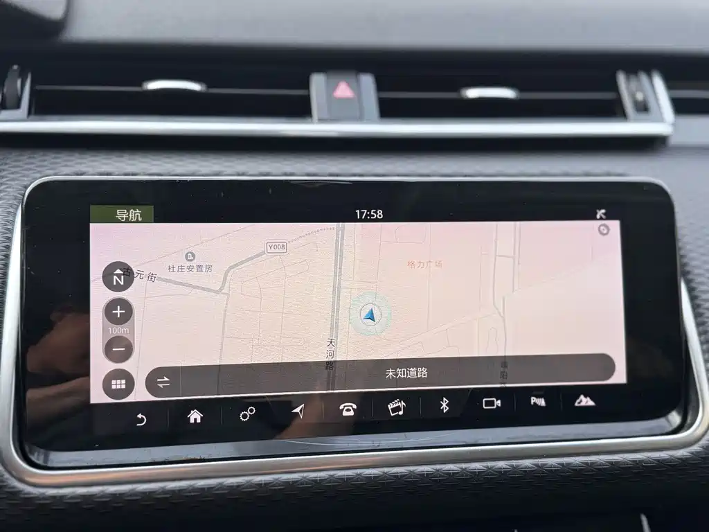 Land Rover Velar 2020 — фото 12