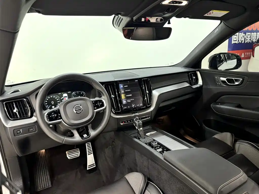 Volvo XC60 2020 — фото 19