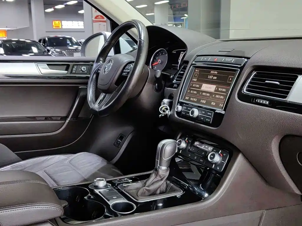 Volkswagen Touareg 2016 — фото 13