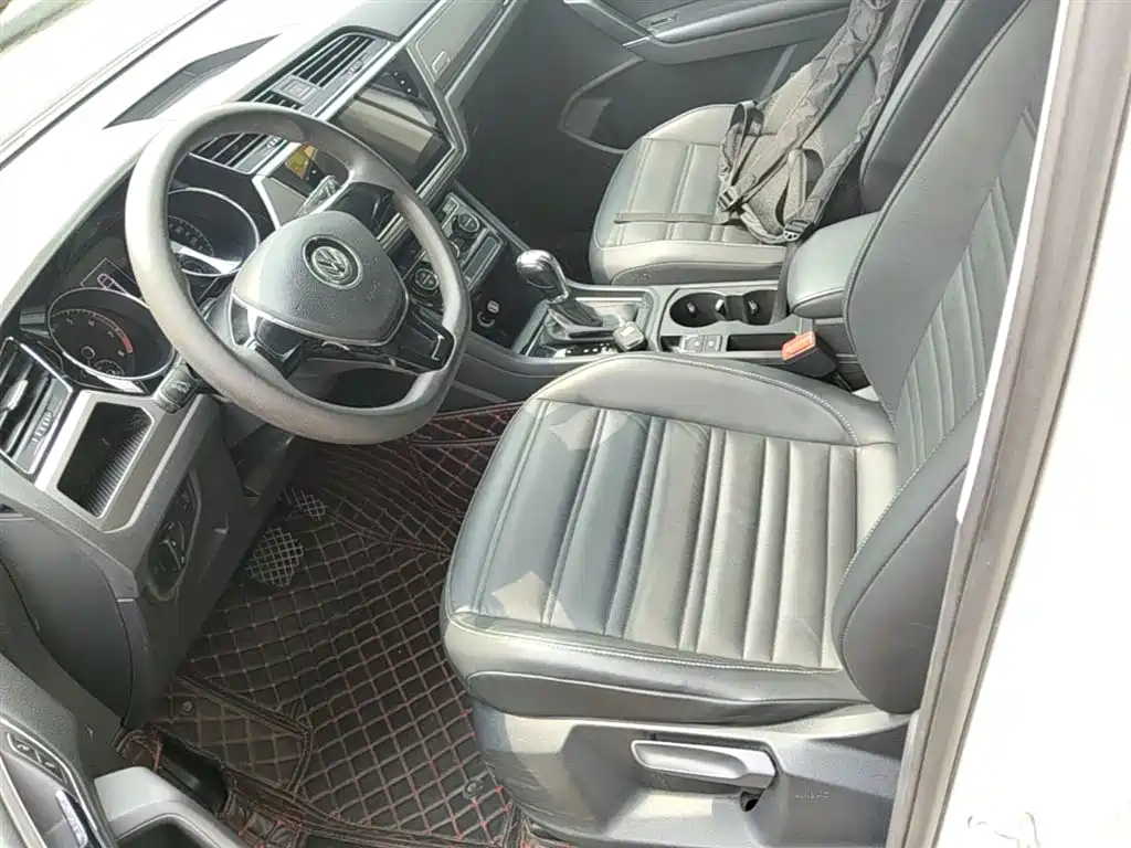 Volkswagen Touran 2017 — фото 15