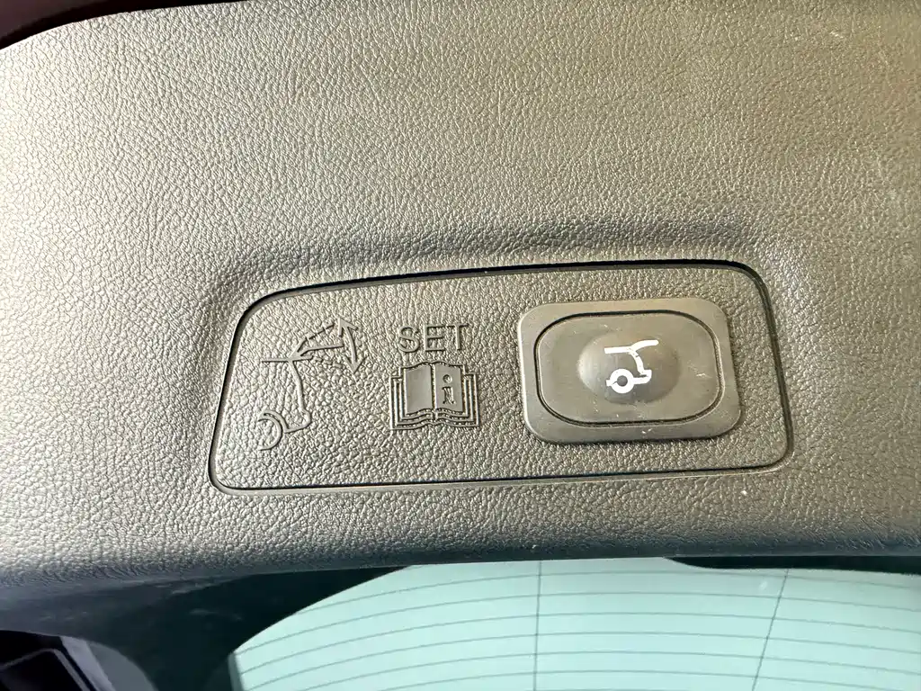 Lincoln MKC 2018 — фото 17