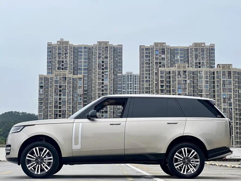 Land Rover Range Rover 2023 — фото 12