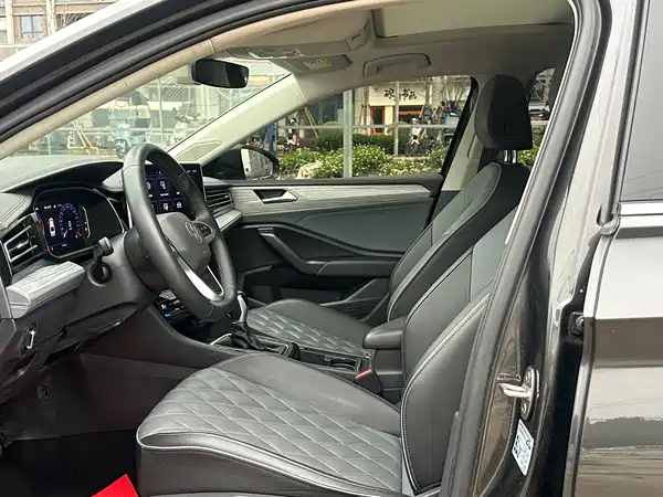 Volkswagen Sagitar 2022