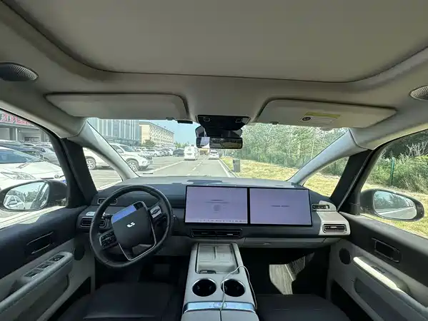 Li Auto MEGA 2024
