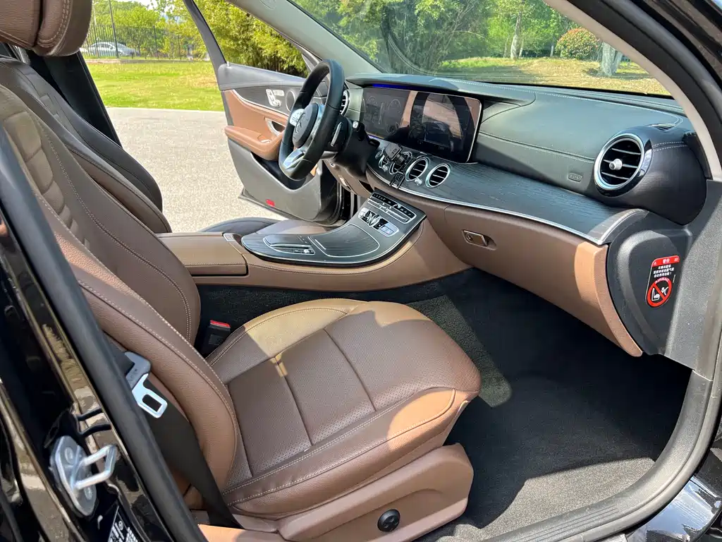 Mercedes-Benz E-Class 2020 — фото 12