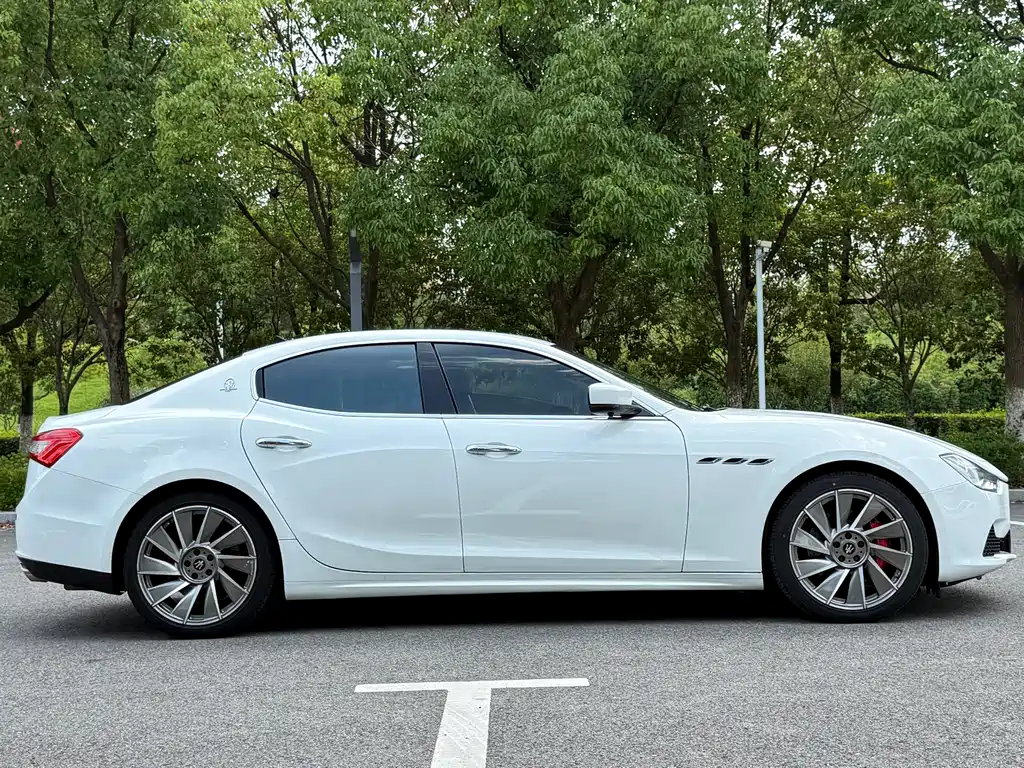 Maserati Ghibli 2015 — фото 15