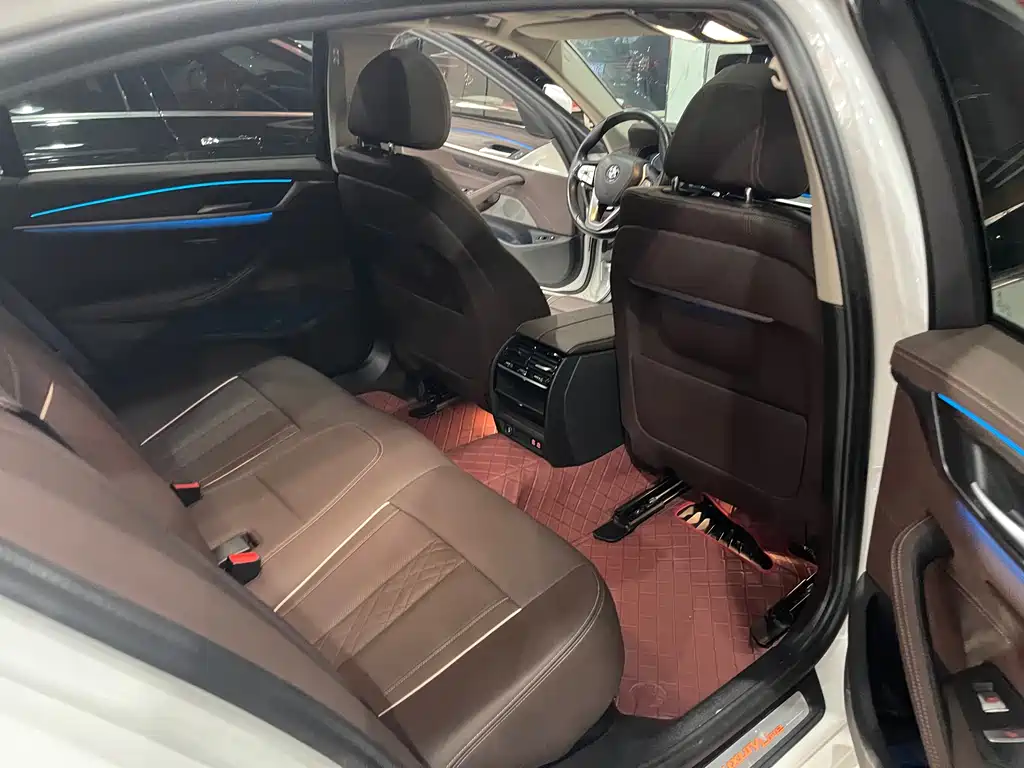 BMW 5 Series New Energy 2021 — фото 11