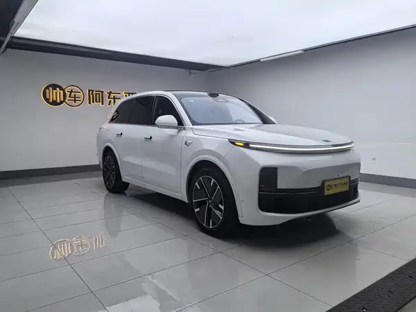 Li Auto L8 2025