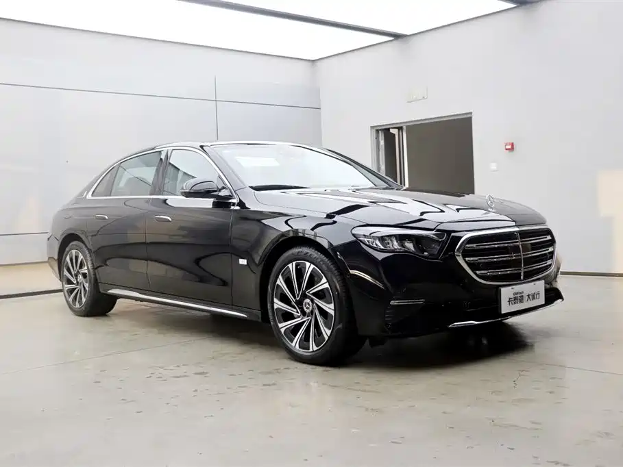 Mercedes-Benz E-Class 2025 — фото 25