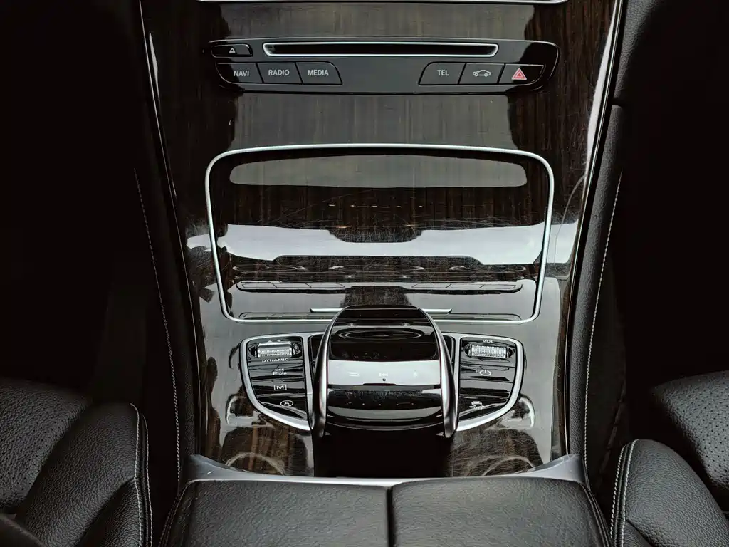 Mercedes-Benz GLC 2017 — фото 15