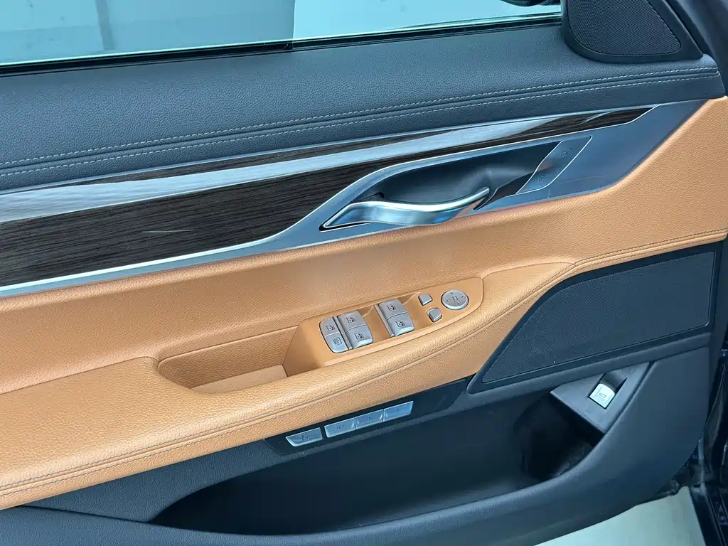 BMW 7 Series 2016 — фото 17