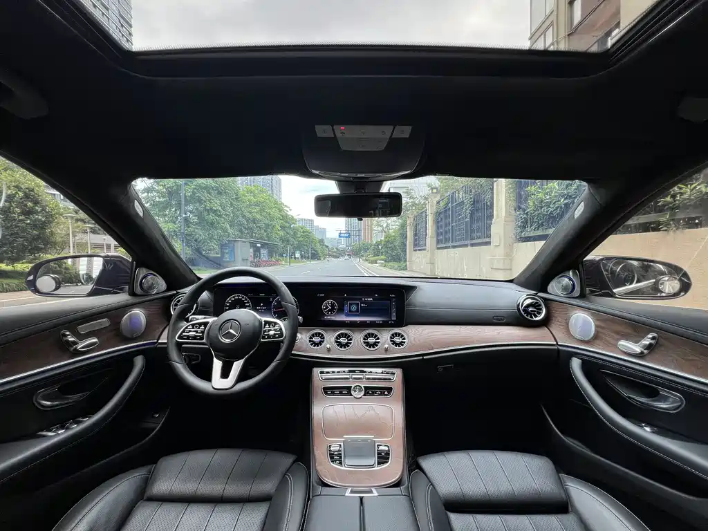 Mercedes-Benz E-Class 2019 — фото 15