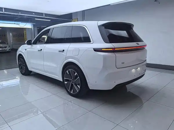 Li Auto L8 2025