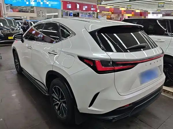 Lexus NX 2022