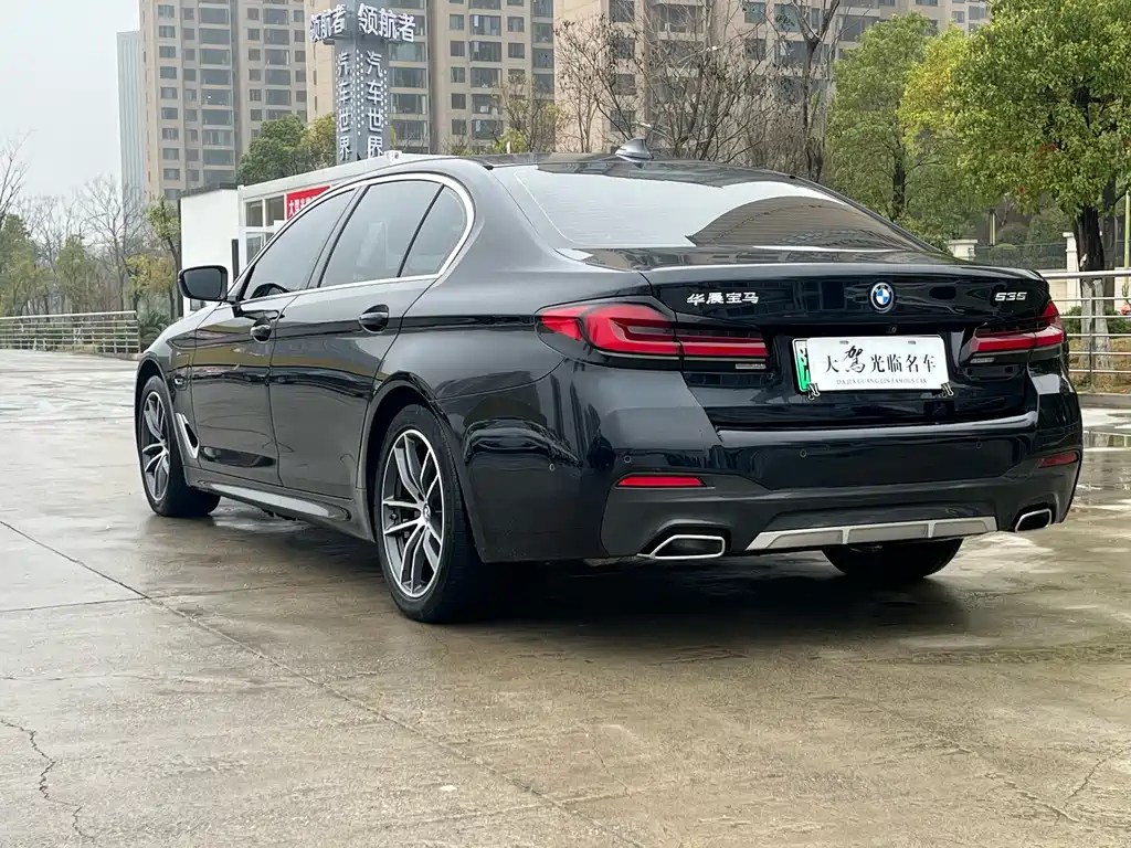 BMW 5 Series New Energy 2023 — фото 6