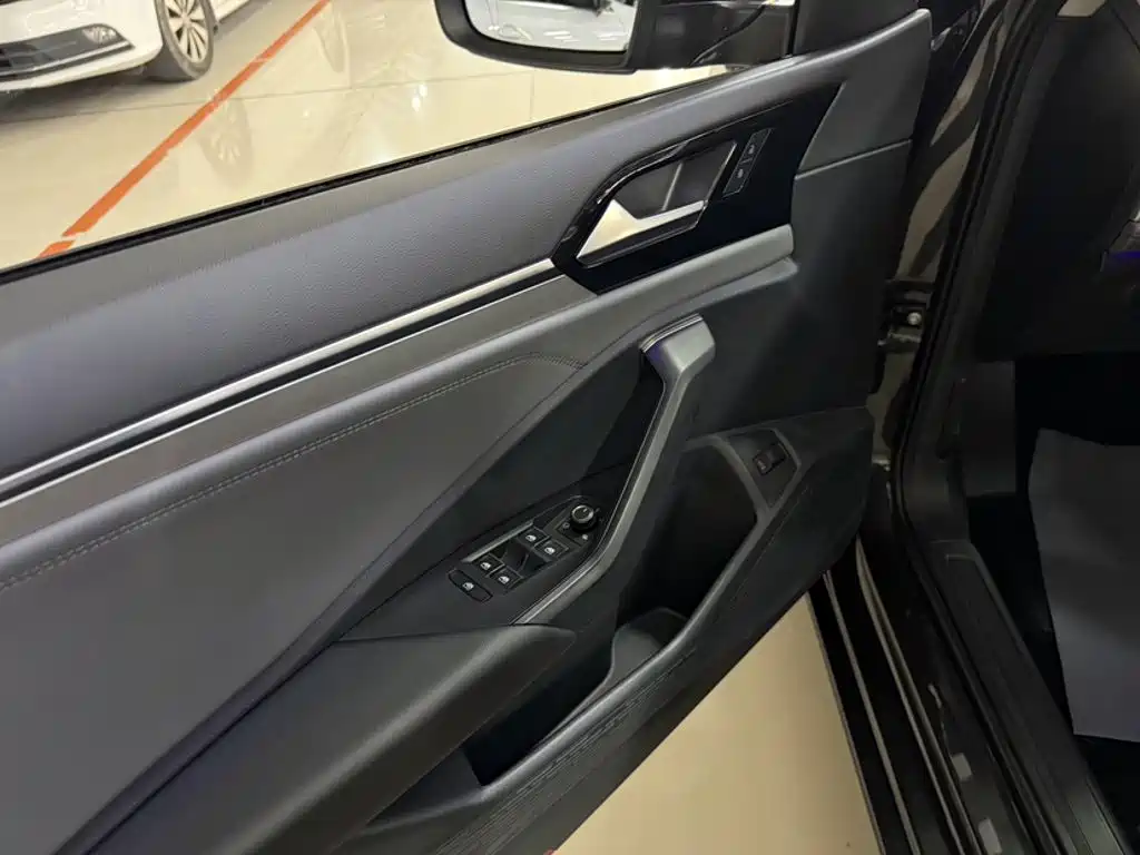 Volkswagen Sagitar 2019