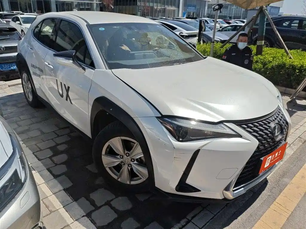 Lexus UX 2023 — фото 2