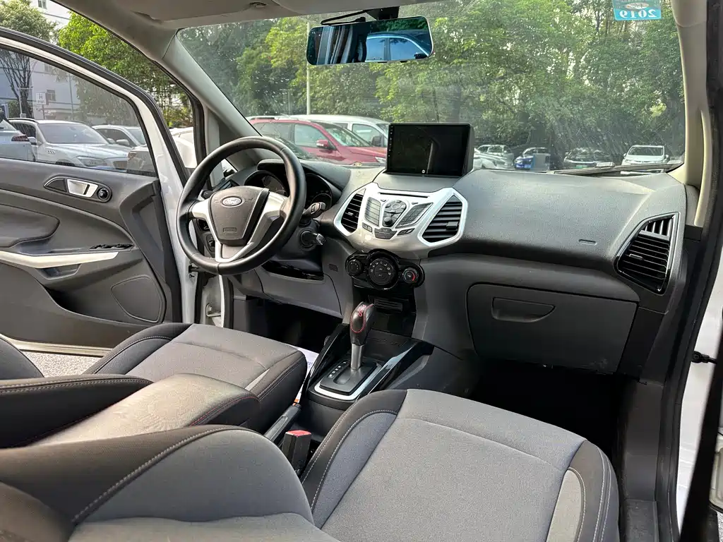 Ford Ecosport 2017 — фото 15