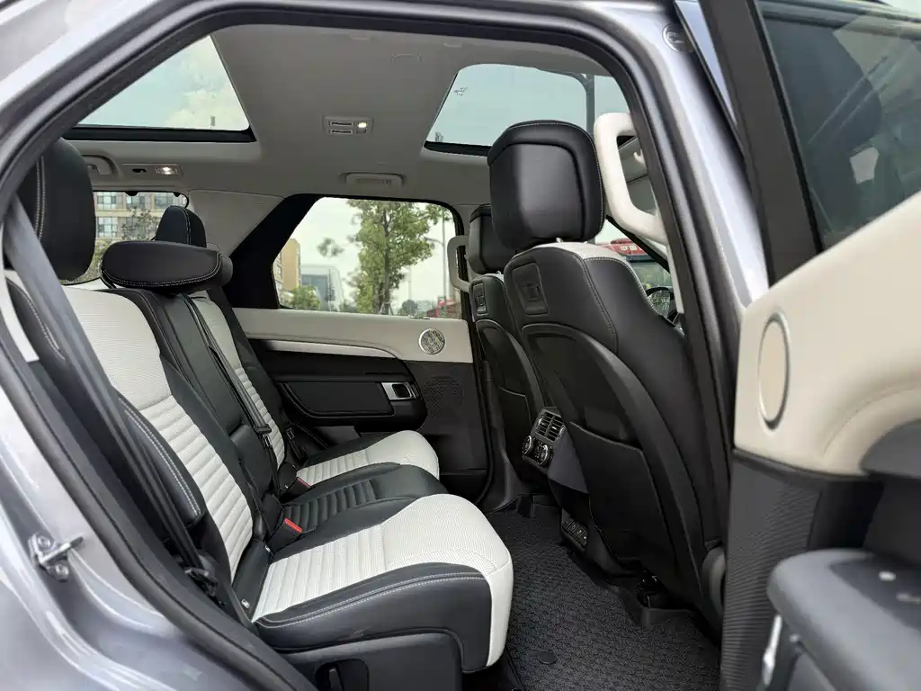Land Rover Discovery 2021 — фото 11