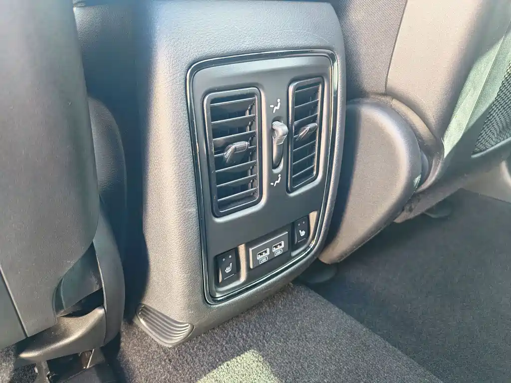 Jeep Grand Cherokee 2021 — фото 11