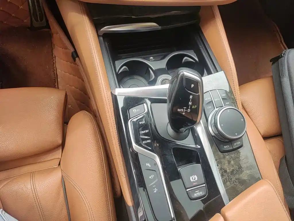 BMW 6 Series GT 2019 — фото 14