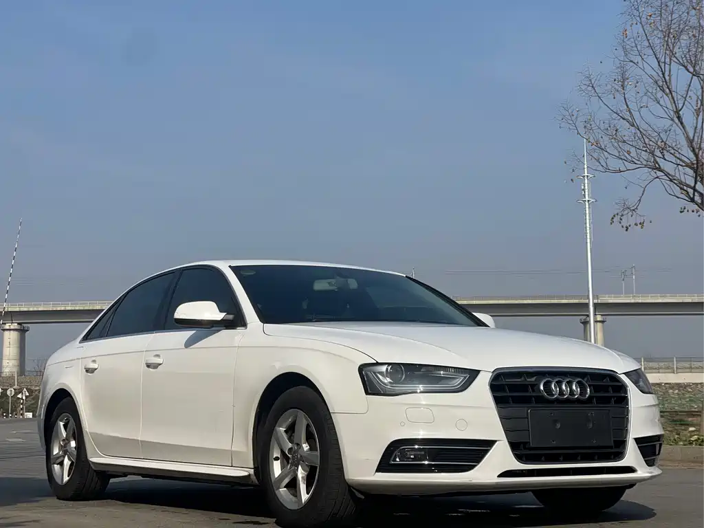 Audi A4L 2013 — фото 3