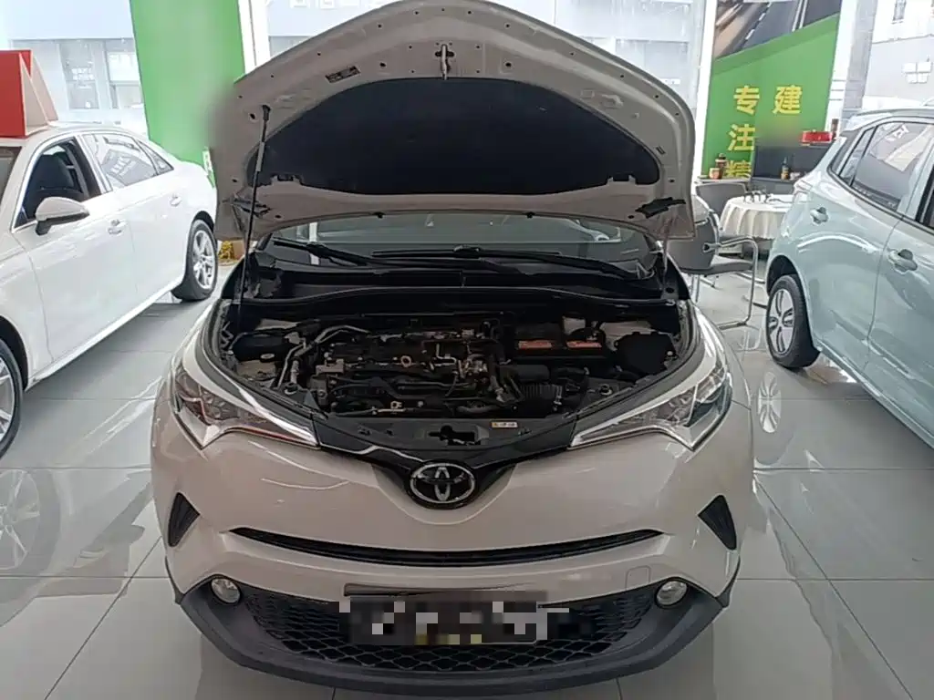 Toyota C-HR 2020 — фото 20