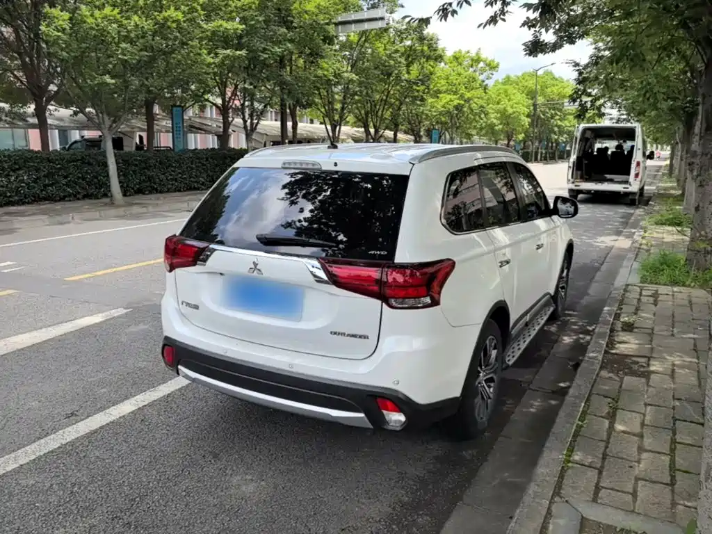 Mitsubishi Outlander 2017